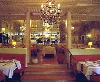 Central Hotel 3*